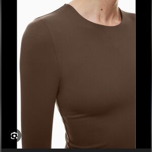 Aritzia Babaton Contour Cropped Long Sleeve